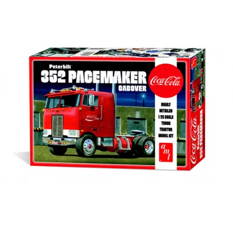 Maquette Peterbilt 352 pacemaker cabover de la marque AMT.