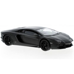 Lamborghini Aventador LP700-4 noir mat (à l’échelle 1/24) de la marque Welly (24033W)