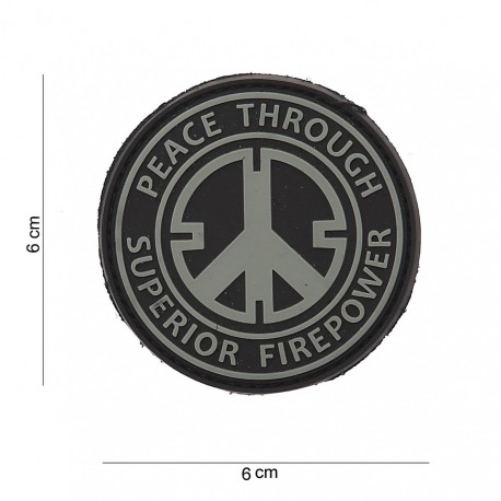 Patch 3D PVC Peace through superior fire power (avec velcro) de la marque 101 Inc (12036 | 444110-3552)